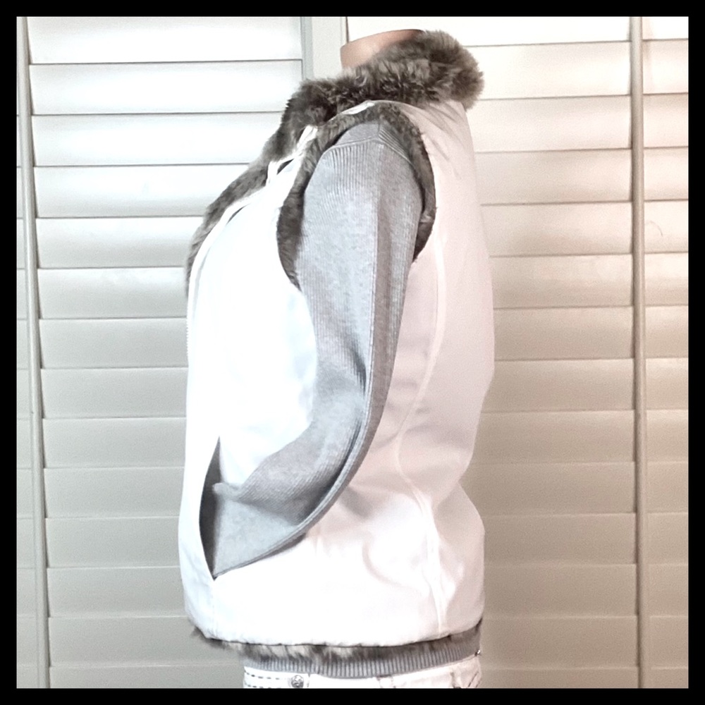 KRISIN BLAKE Reversible Faux Fur Vest - Picture 8 of 12
